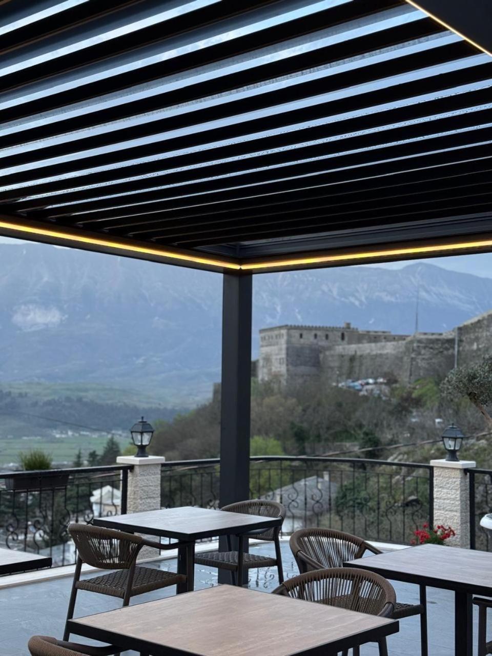Hotel With Castle View Gjirokastër Eksteriør bilde